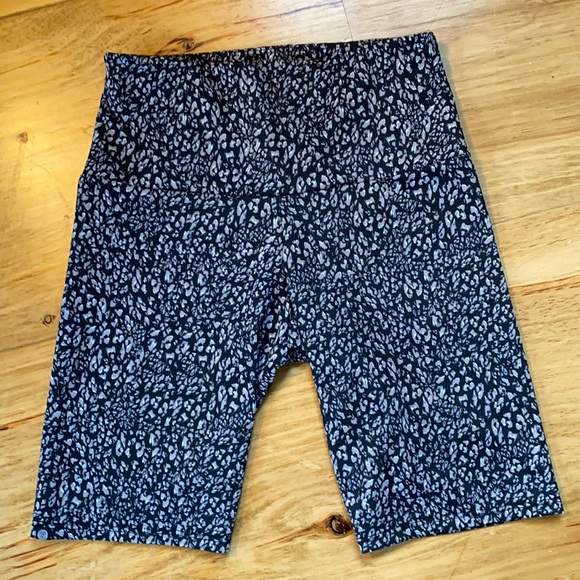 Onzie Bike Shorts - Picture 2 of 4